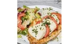 Grillowana Pierś z Kurczaka z Pomidorem i Serem Mozzarella