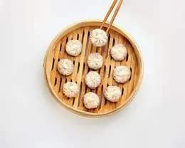 Pierożki Xiaolongbao z farszem krewetkowo-krabowym