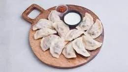 pierogi z kapustą i pieczarkami