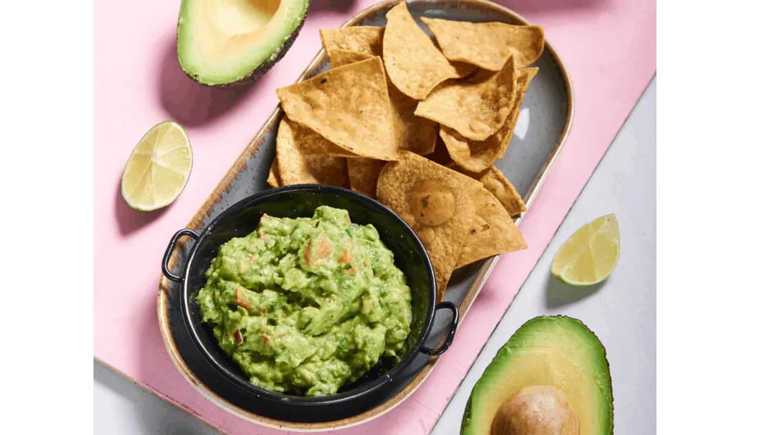 Domowe guacamole z nachos R