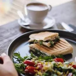 Panini z pastą z suszonych pomidorów