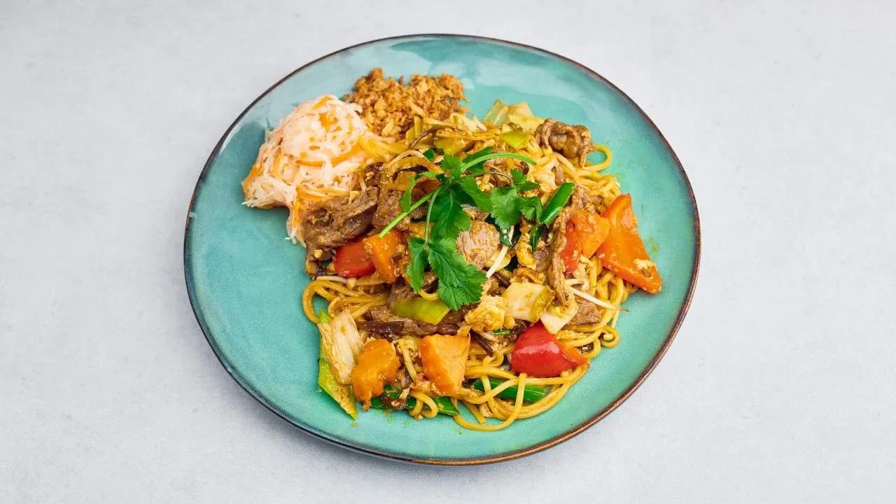 Makaron chiński smażony