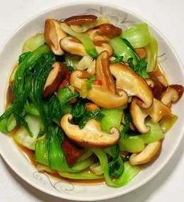 Pieczarka Z Kapustą Szanghajską 香菇上海青