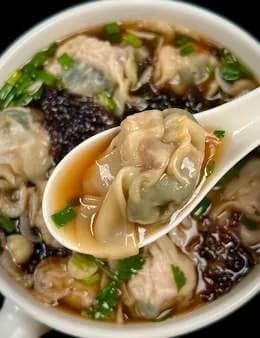 Wonton z wieprzowiną i krewetkami (8szt) 猪肉馄炖