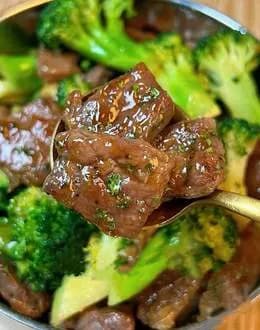 Wołowina z brokułami 西兰花牛肉