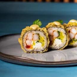 8.Futomaki cała rolka w tempurze z krewetkami