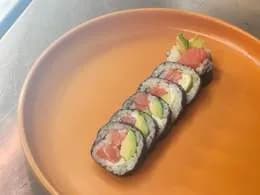 Futomaki łosoś z serkiem