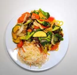 Makaron jajeczny z warzywami