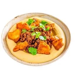 Hummus z czymś pysznym