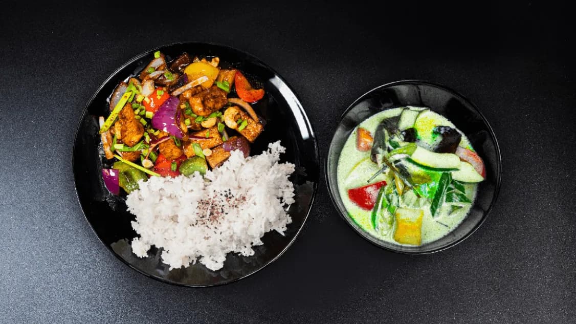 Tofu Tom Kha & Kurczak z orzechami nerkowca & ryż