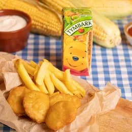 Zestaw nuggetsy +frytki z soczkiem