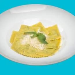 Pasta Ravioli z ricottą i szpinakiem