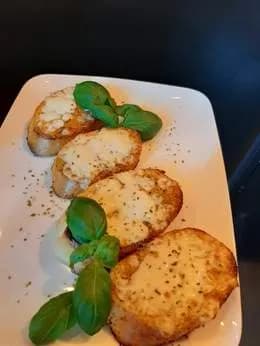 Pieczywo Czosnkowe (4 sztuki)