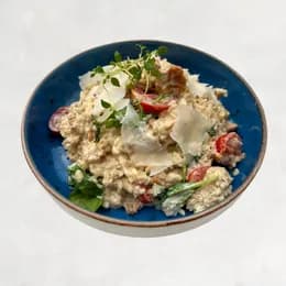 Pasta z kurkami i cielęciną w sosie winno maślanym