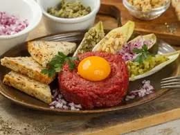 Tatar z polędwicy wołowej