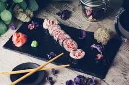 Futomaki sałatka z paluszka krabowego