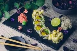 Futomaki wegetariańskie - rzepa - cała rolka w tempurze