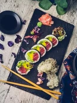 Futomaki tuńczyk surowy