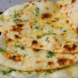 Butter Naan indyjski chlebek z mąki pszennej z masłem