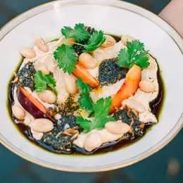 Hummus z polskiej fasoli jaś z makowym chilli crunch