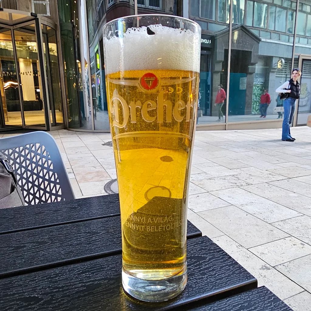 SIMON'S BURGER DEÁK SQUARE