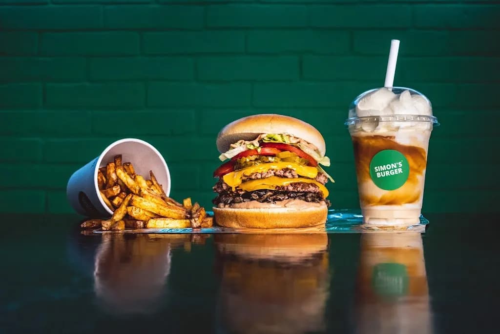 SIMON'S BURGER DEÁK SQUARE