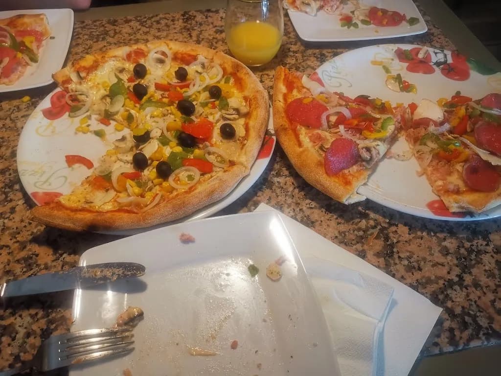 Rimini-pizza, pasta, wine