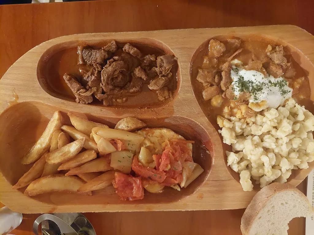 Lecsó Magyaros Étterem