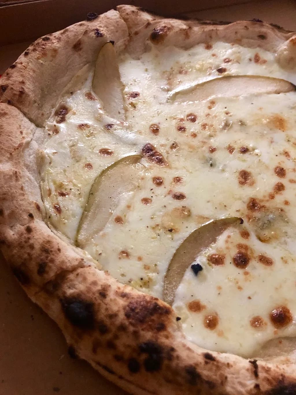 Il Directore - Delicious Neapolitan pizza in Király street