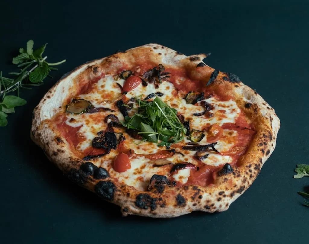Il Directore - Delicious Neapolitan pizza in Király street