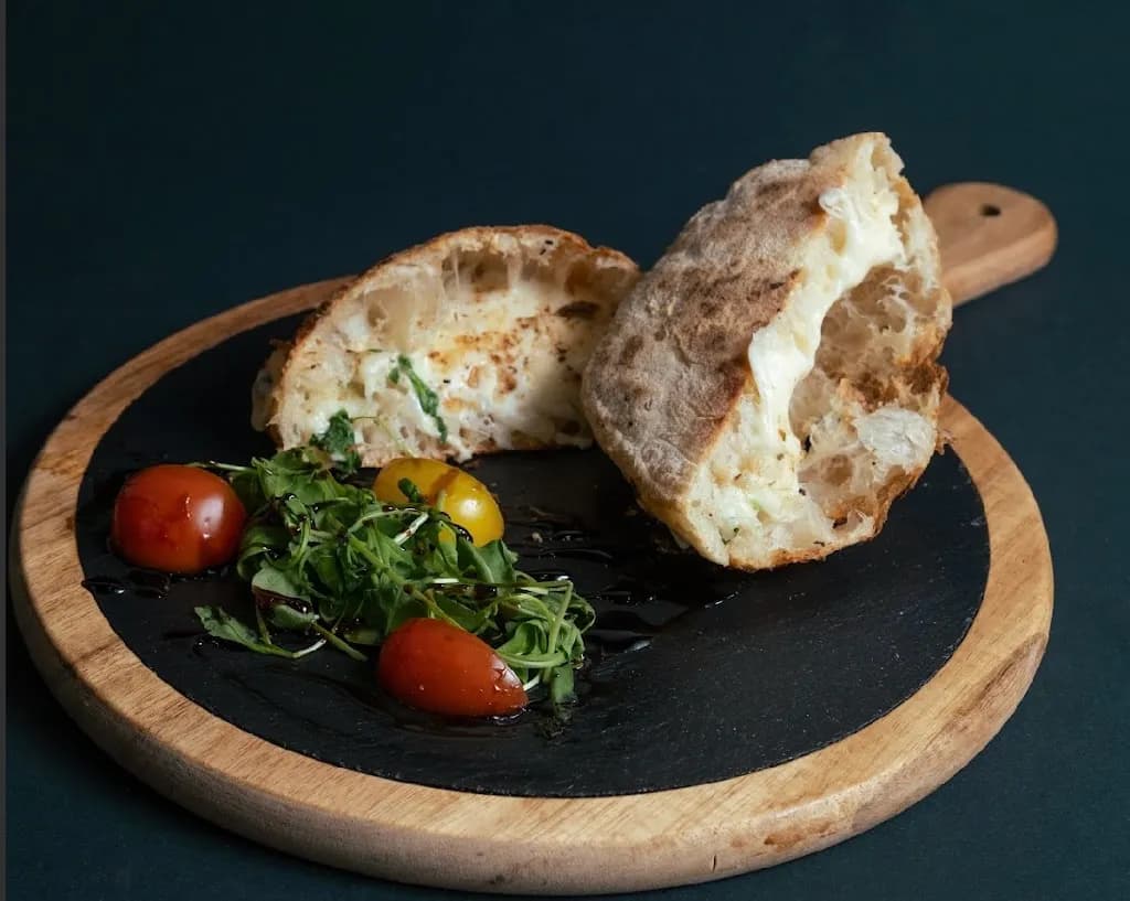 Il Directore - Delicious Neapolitan pizza in Király street