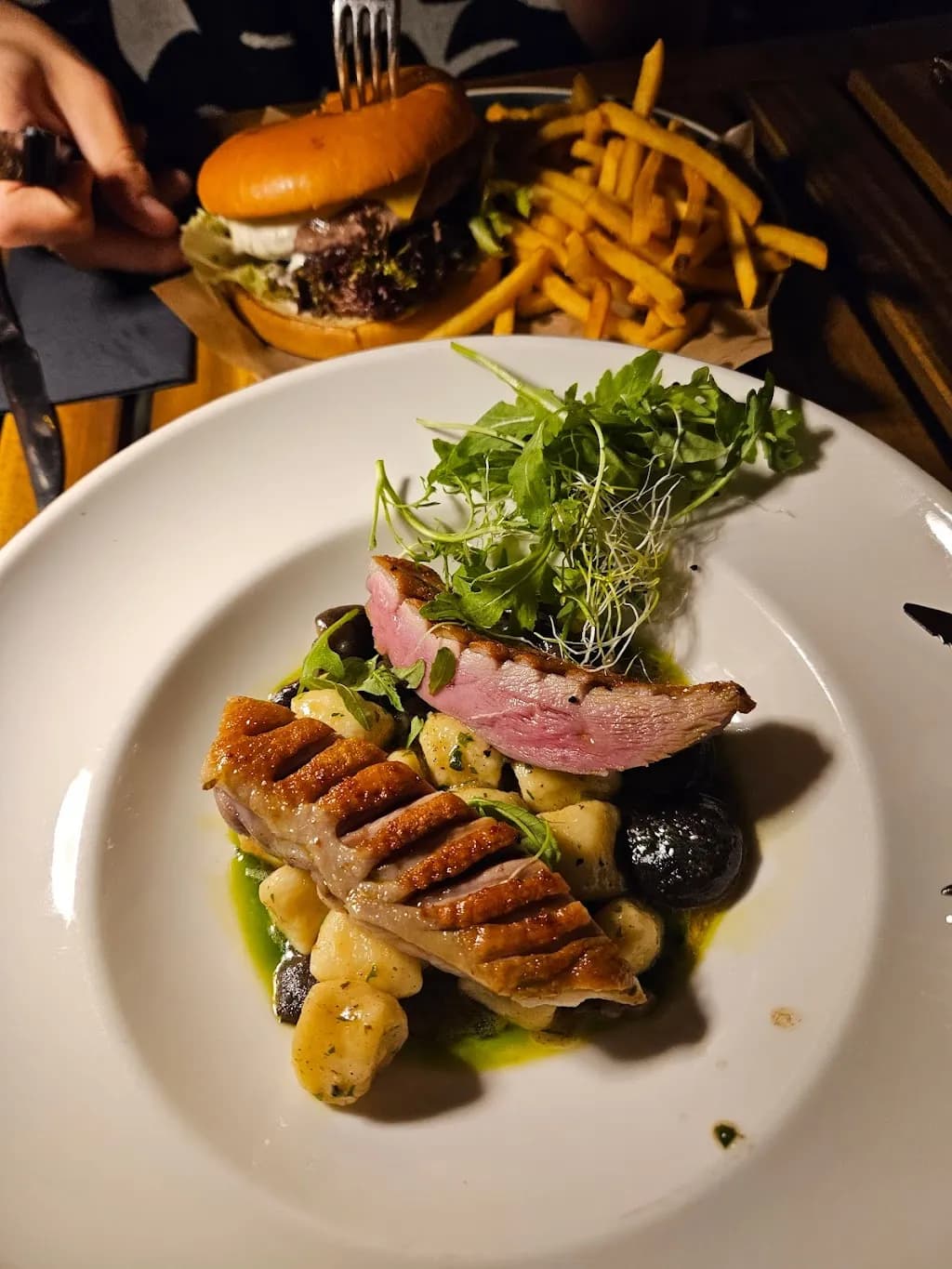 OINOS Restaurant Winebar Brunch