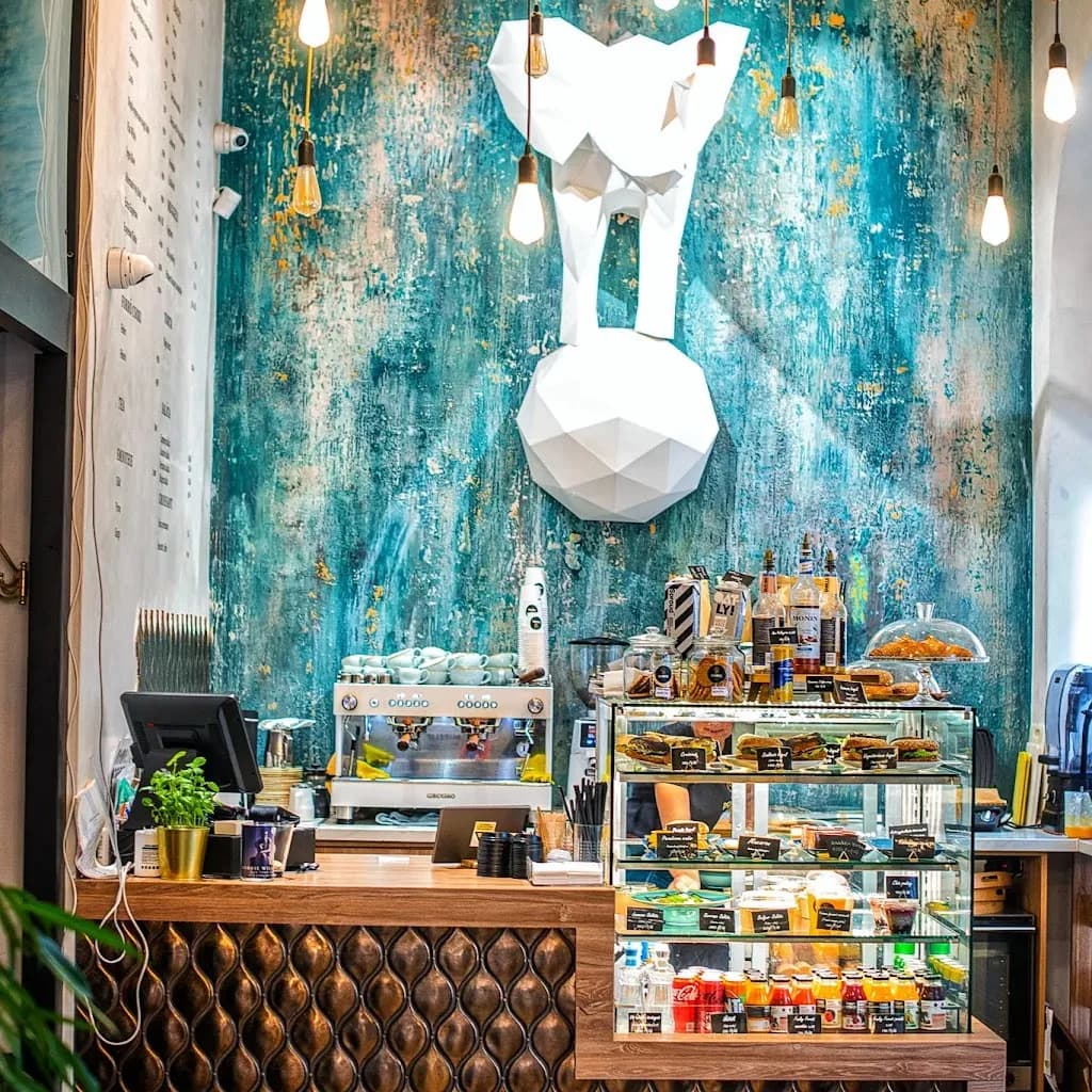 Pompás Bistro, Cafe & Bar