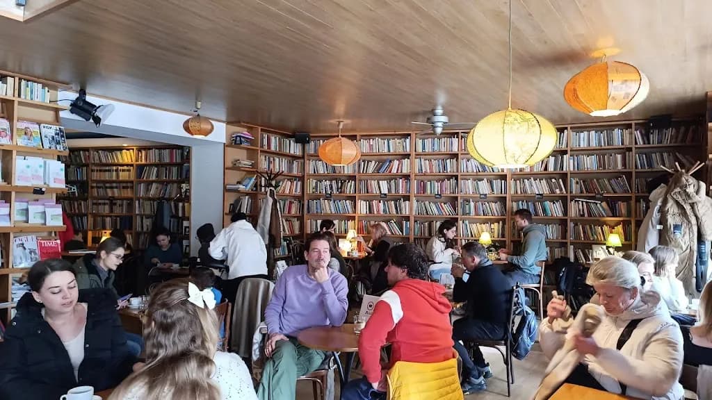 Kelet Kávézó és Galéria