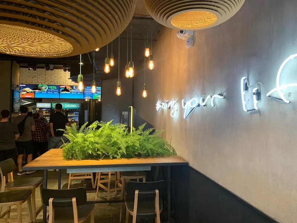 ZING BURGER & Co. | Oktogon