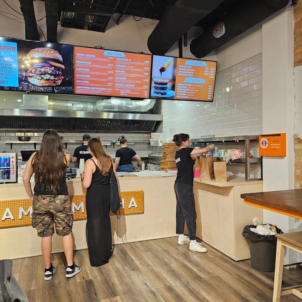 Bamba Marha Burger Bár #Astoria