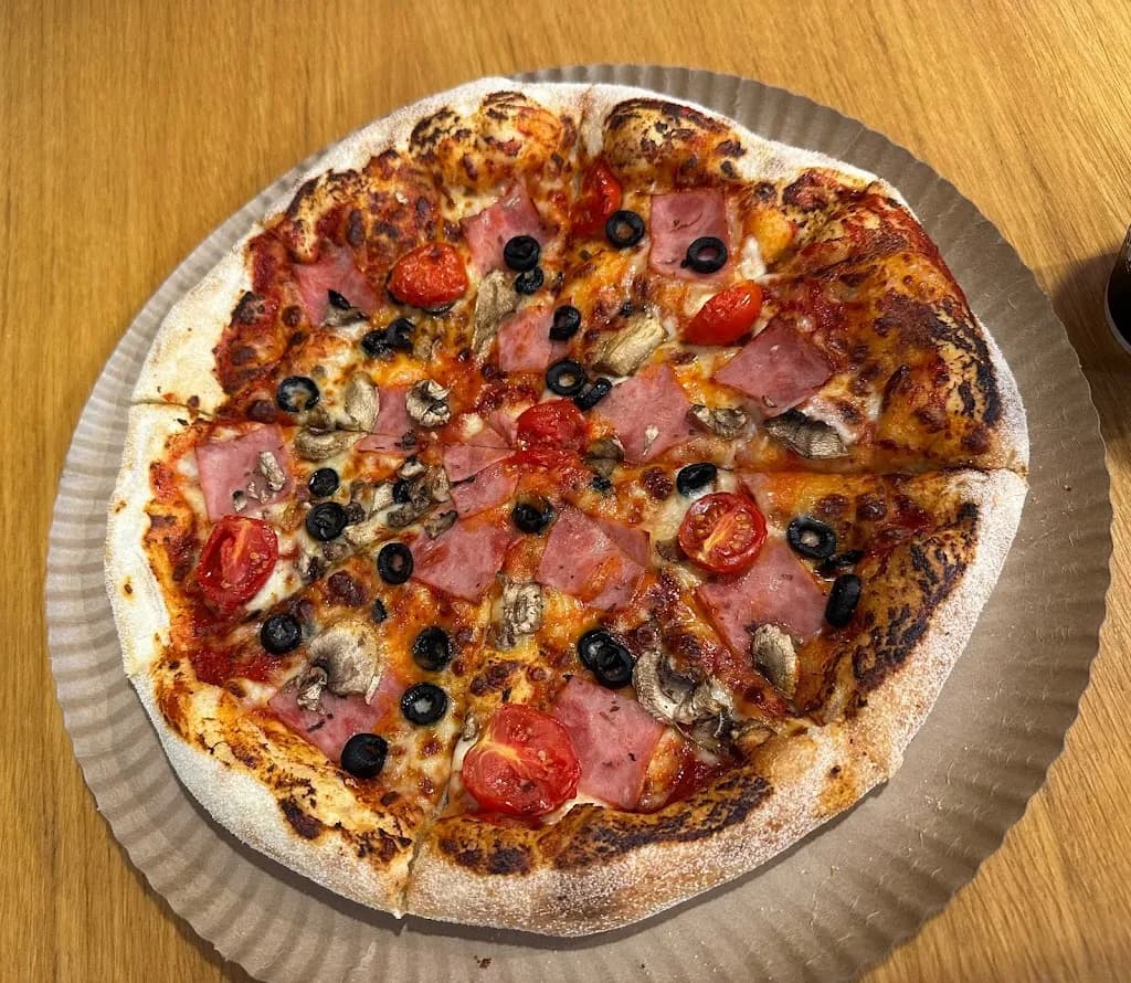 Pizza Hut Budapest Astoria