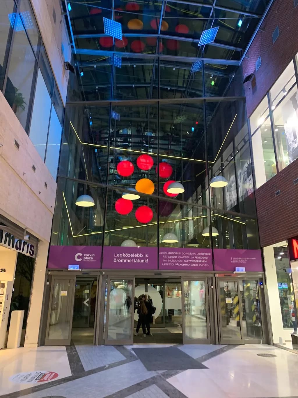 KFC Budapest Corvin Plaza