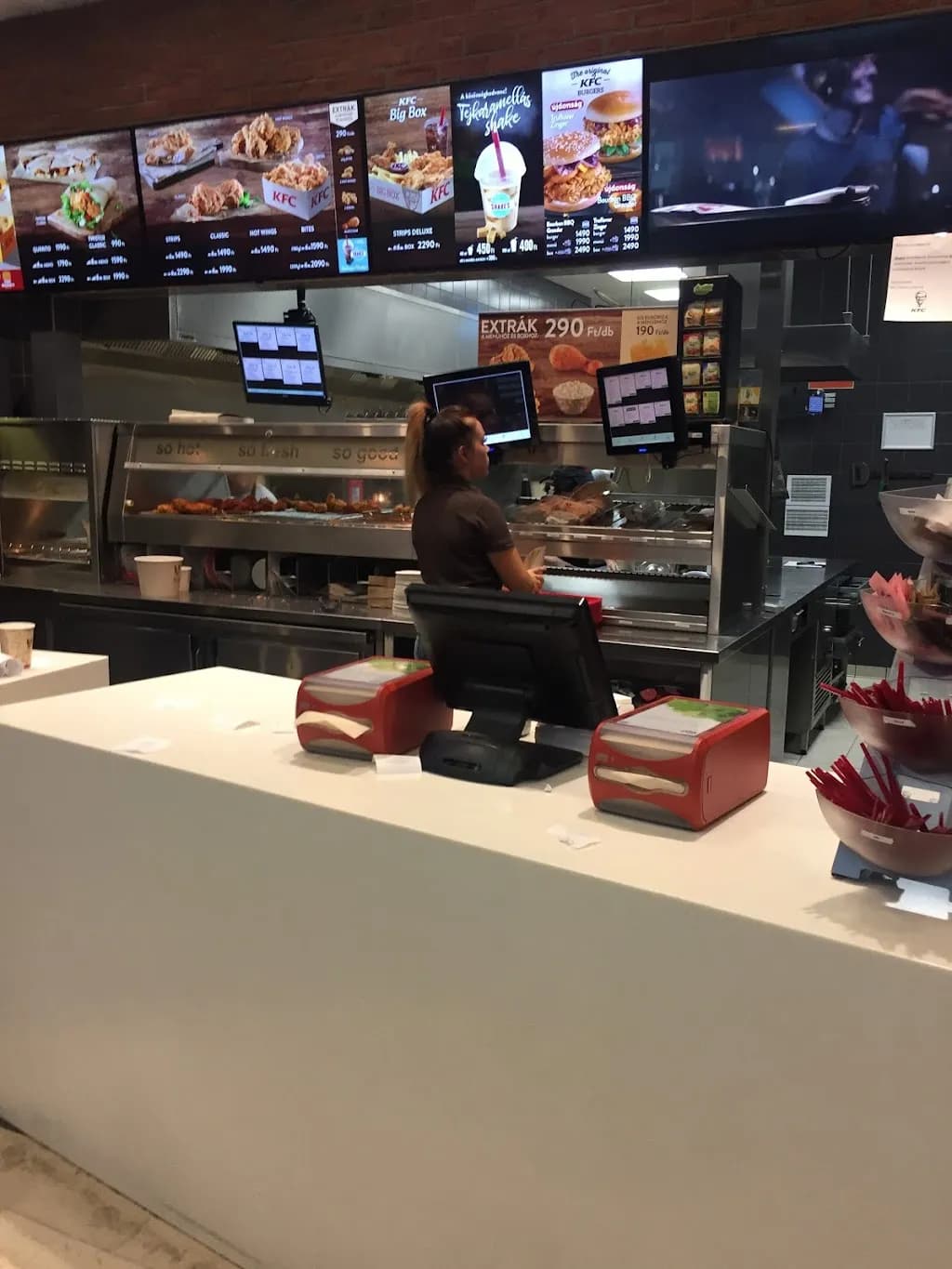 KFC Budapest Corvin Plaza