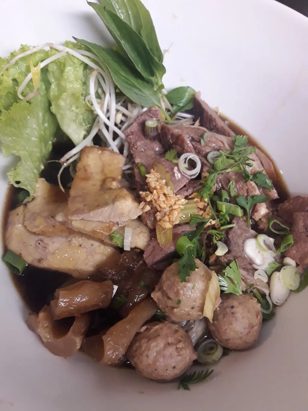 Rim Thanonh Thai Food