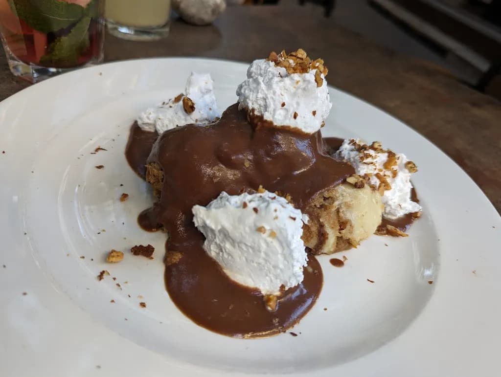 Napfényes Vegán Étterem, Cukrászda és Rendezvényterem