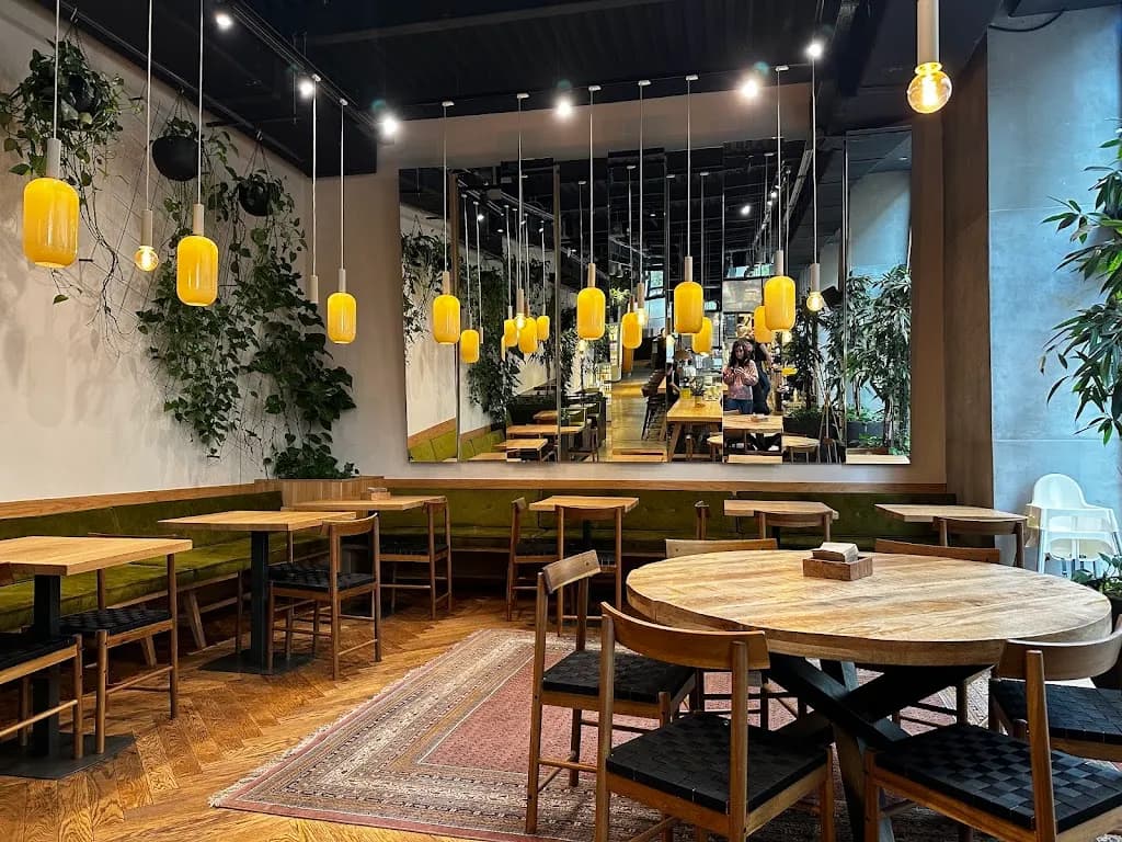 VAJ Sas · café & bakery