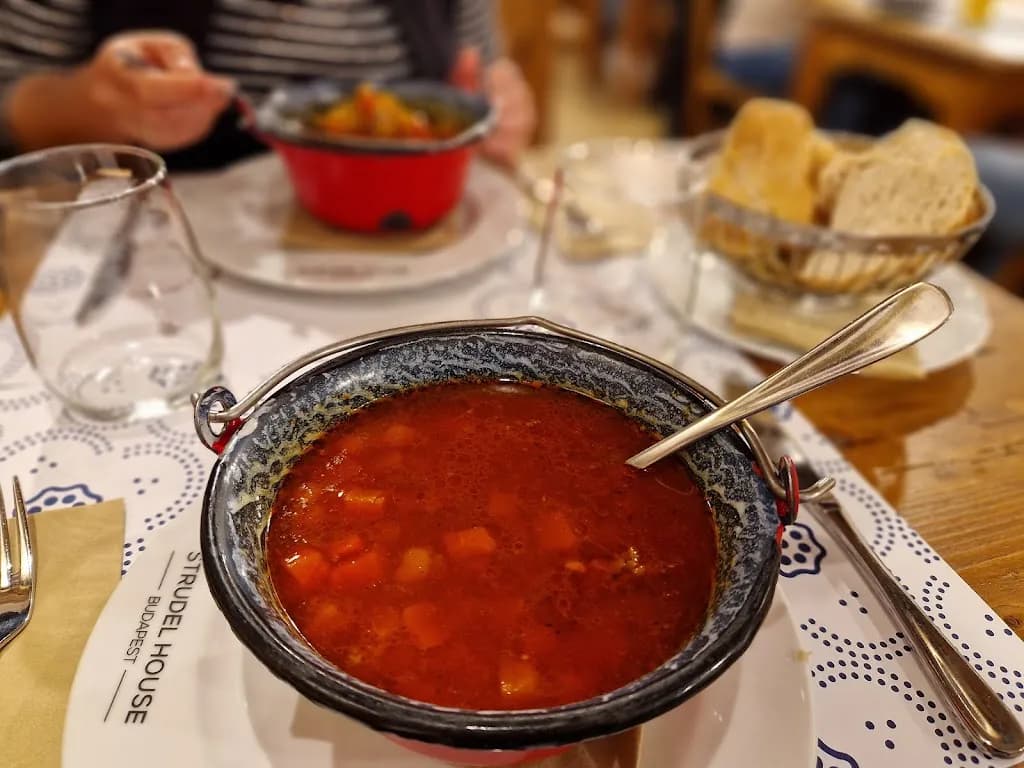 Első Pesti Rétesház Kávéház és Étterem