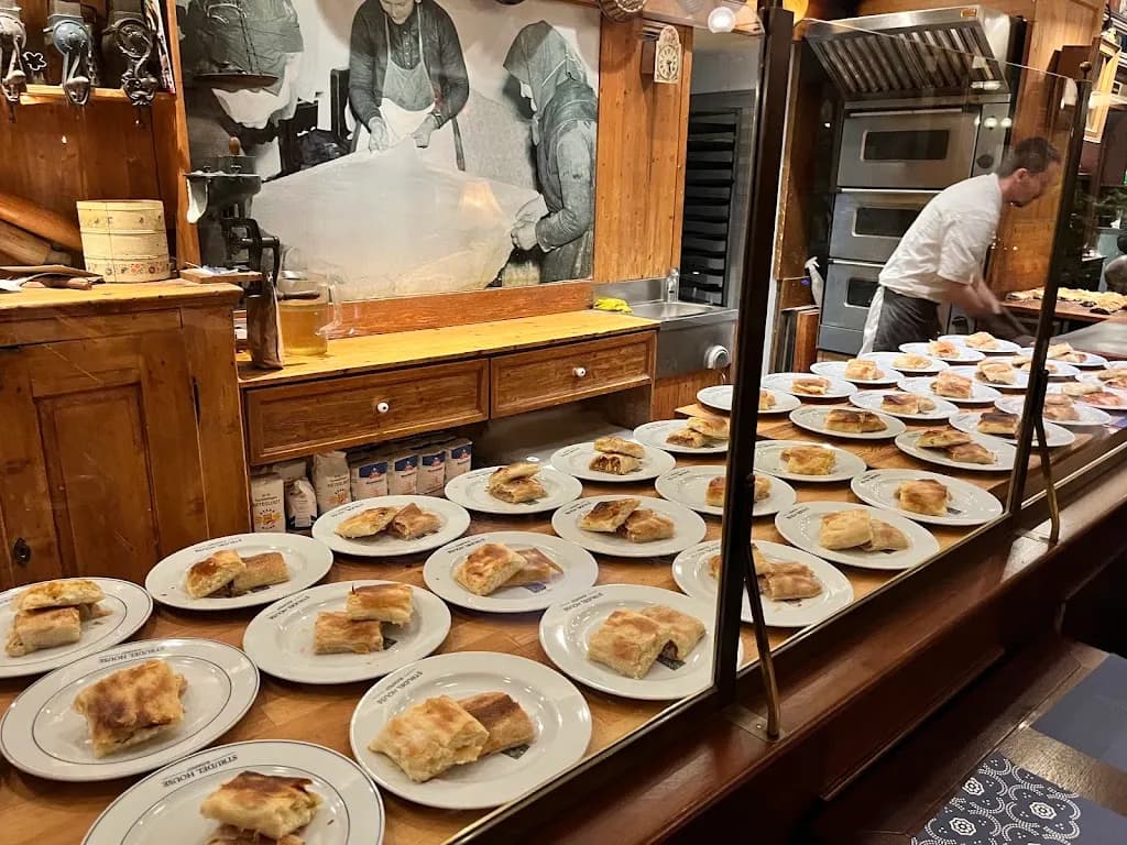 Első Pesti Rétesház Kávéház és Étterem