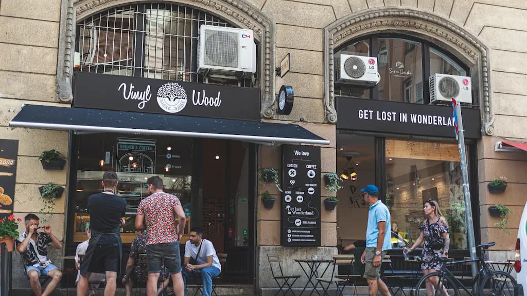 VINYL & WOOD - Brunch | Breakfast | Coffee | Budapest