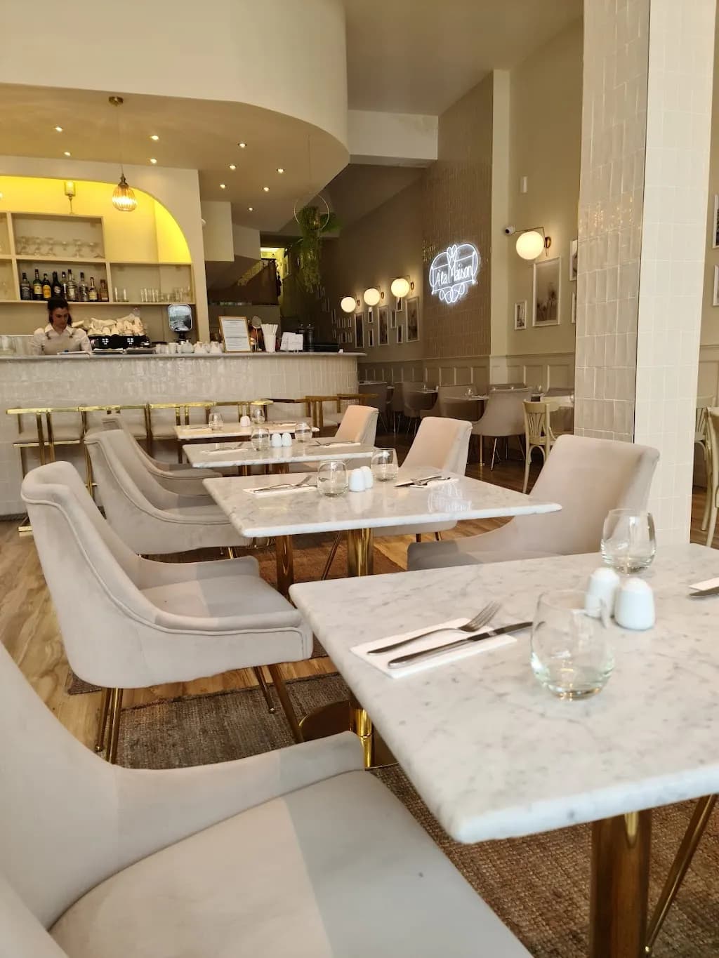 Á la Maison Breakfast and Brunch Restaurant