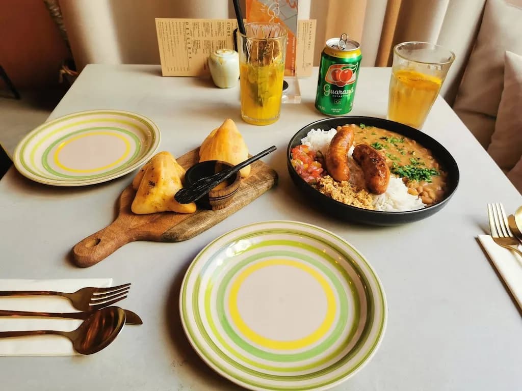 A La Gringa Café and Bistro