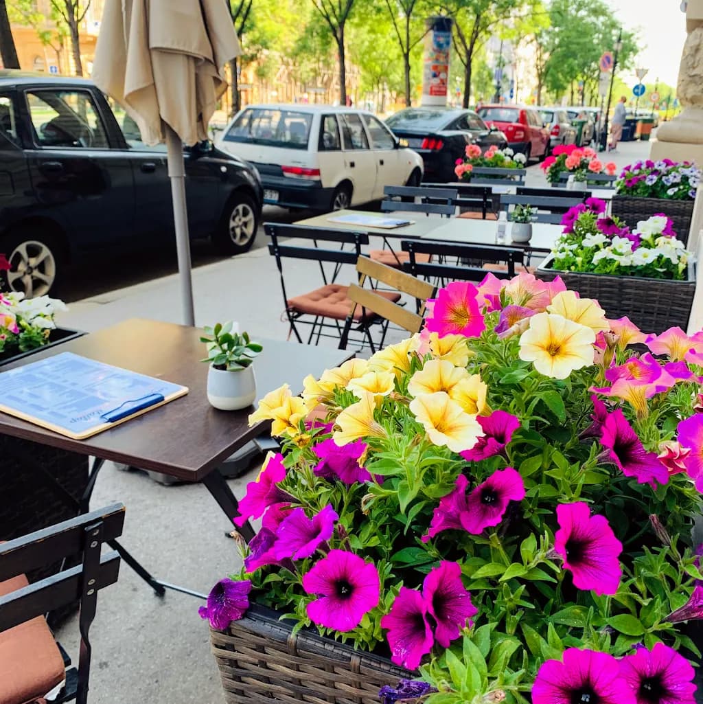 Caferol Kávézó Bistro