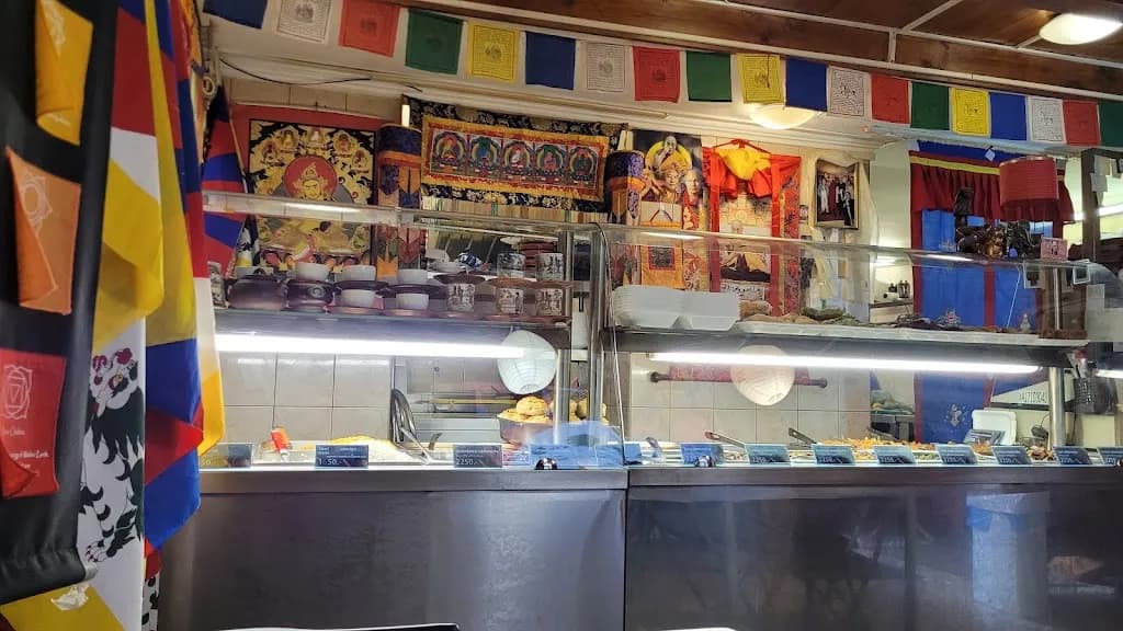 Namgyal Momo Tibeti Étkezde és Teázó