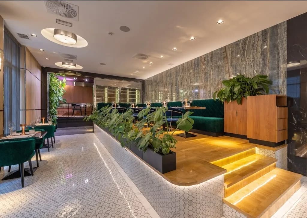 Anri Restaurant & Grill & Free Parking